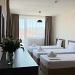 Hotel Plaza 4*