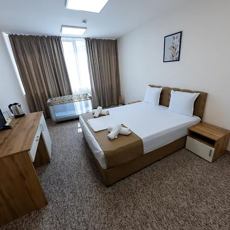 Ξενοδοχείο Plaza 4*
