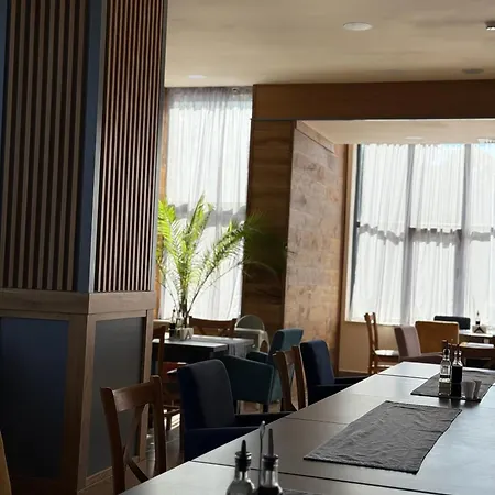 Plaza 4* Μπότεβγκραντ