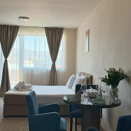 Ξενοδοχείο Plaza 4*