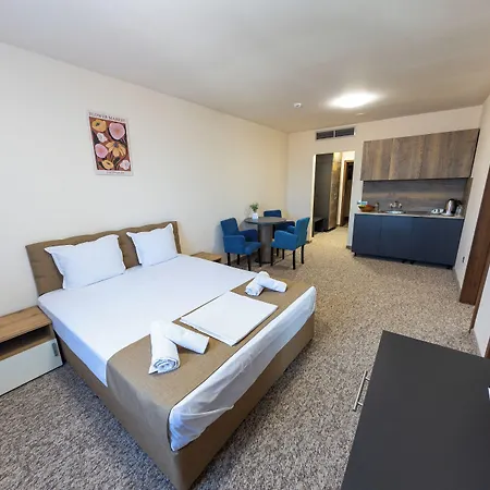 Ξενοδοχείο Plaza 4*